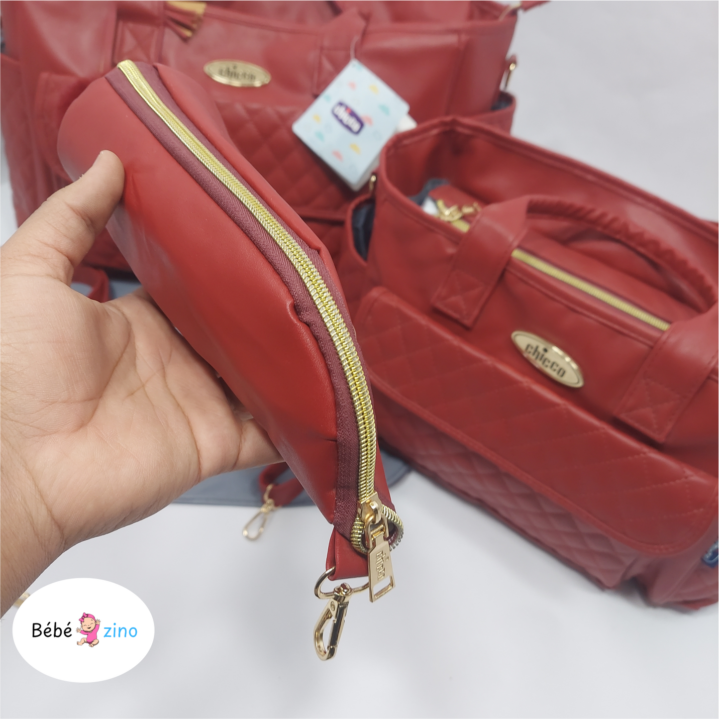 CHICCO باللون الاحمر